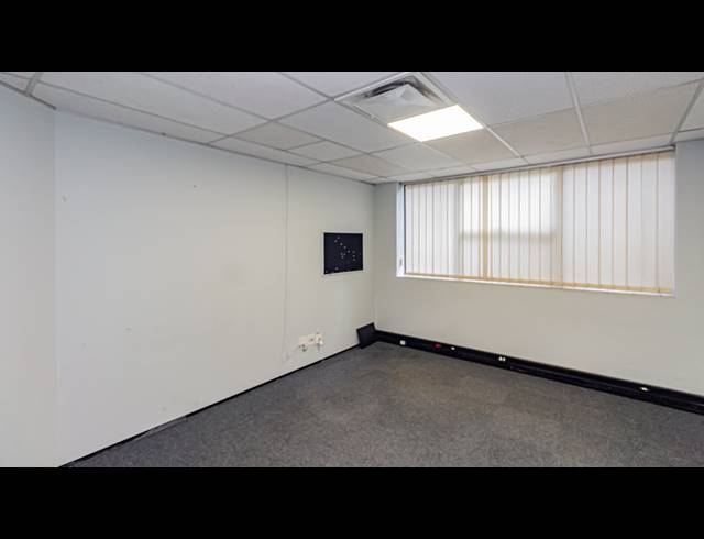 665M² OFFICE TO LET IN FERNDALE